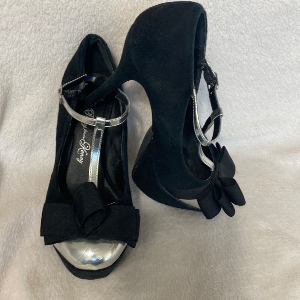 Penny loves Kenny high heels size 6.5